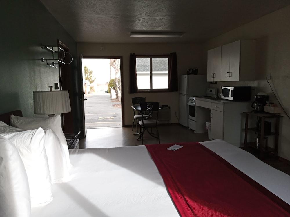 Lamplighter Cabins & Suites photo 26