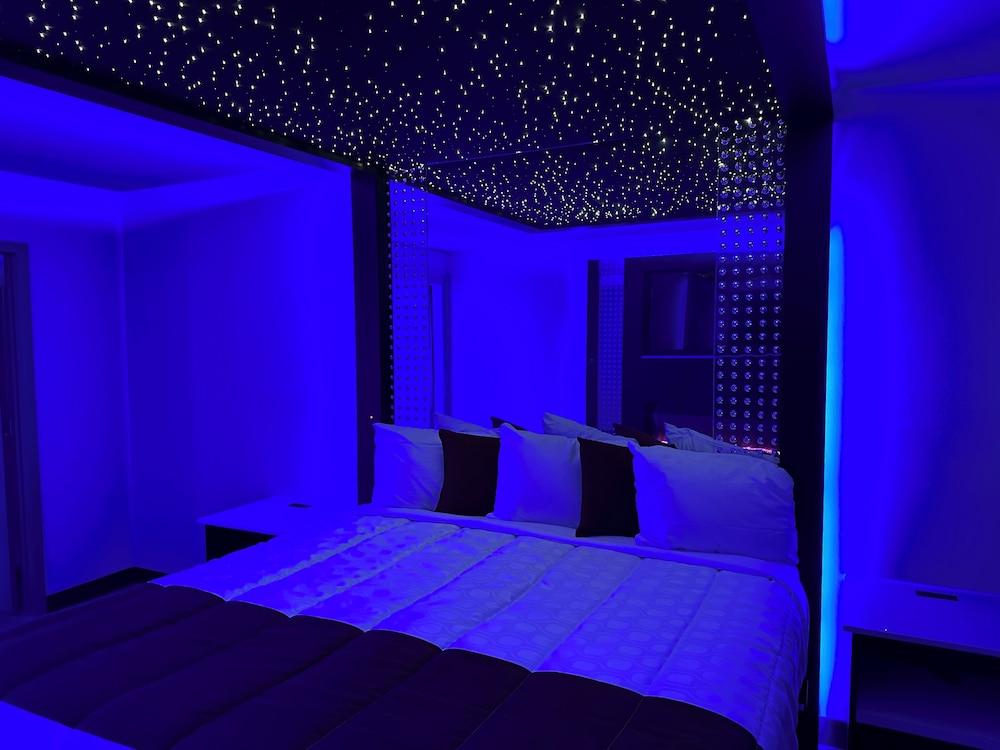 Imperial Suites photo 16
