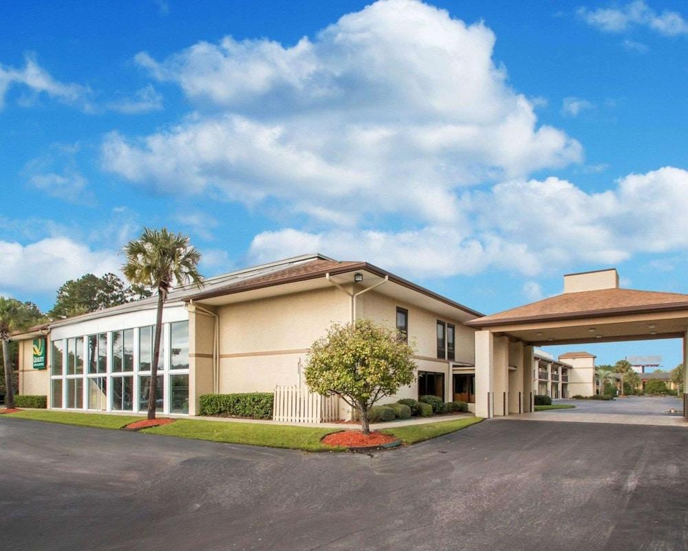 Quality Inn & Suites Ridgeland photo 33