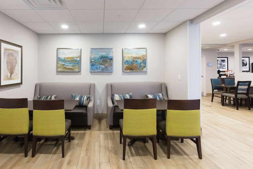 Hampton Inn St. Augustine Beach photo 44
