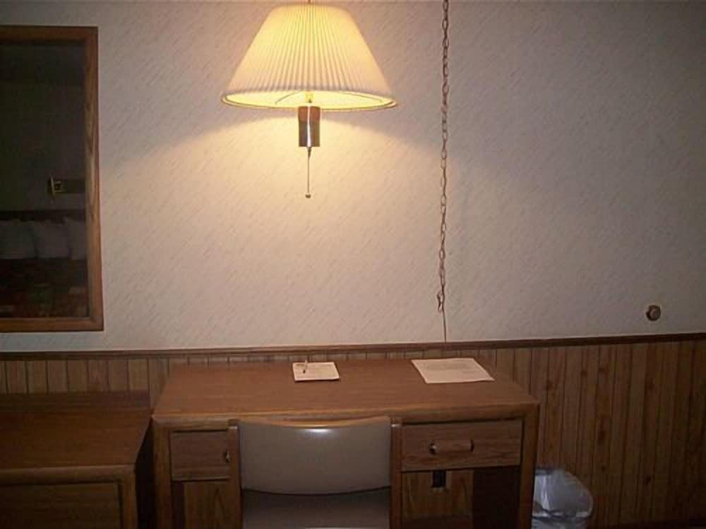 Sagebrush Inn photo 14