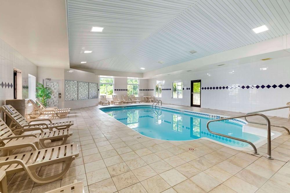 Quality Inn Huron photo 19