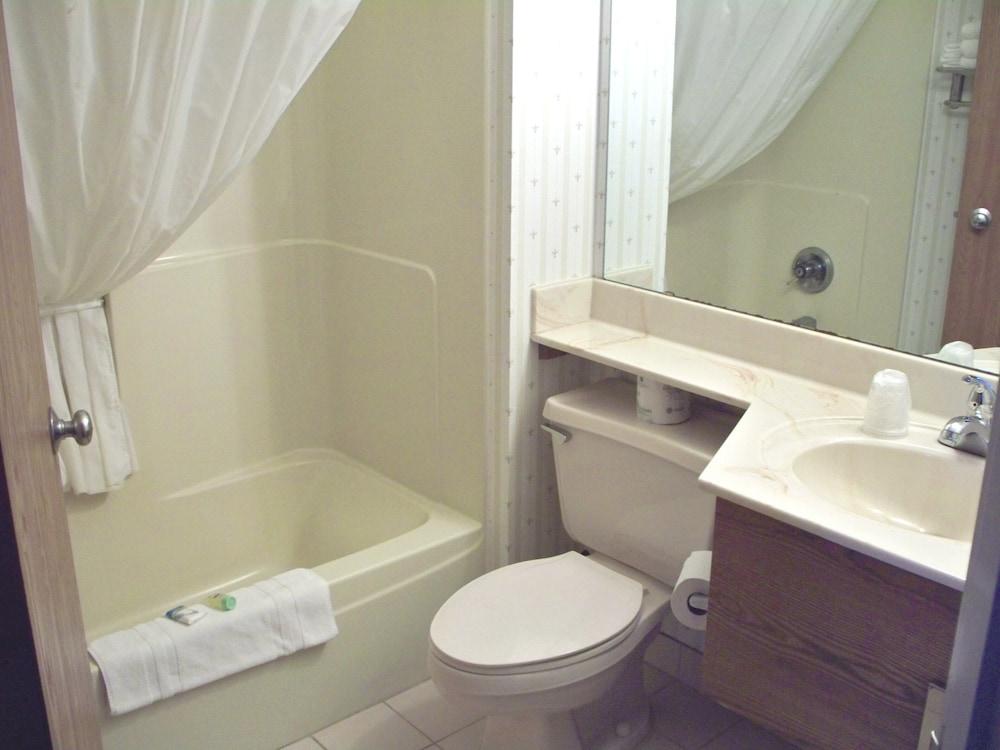 Country Inn Deerwood photo 48