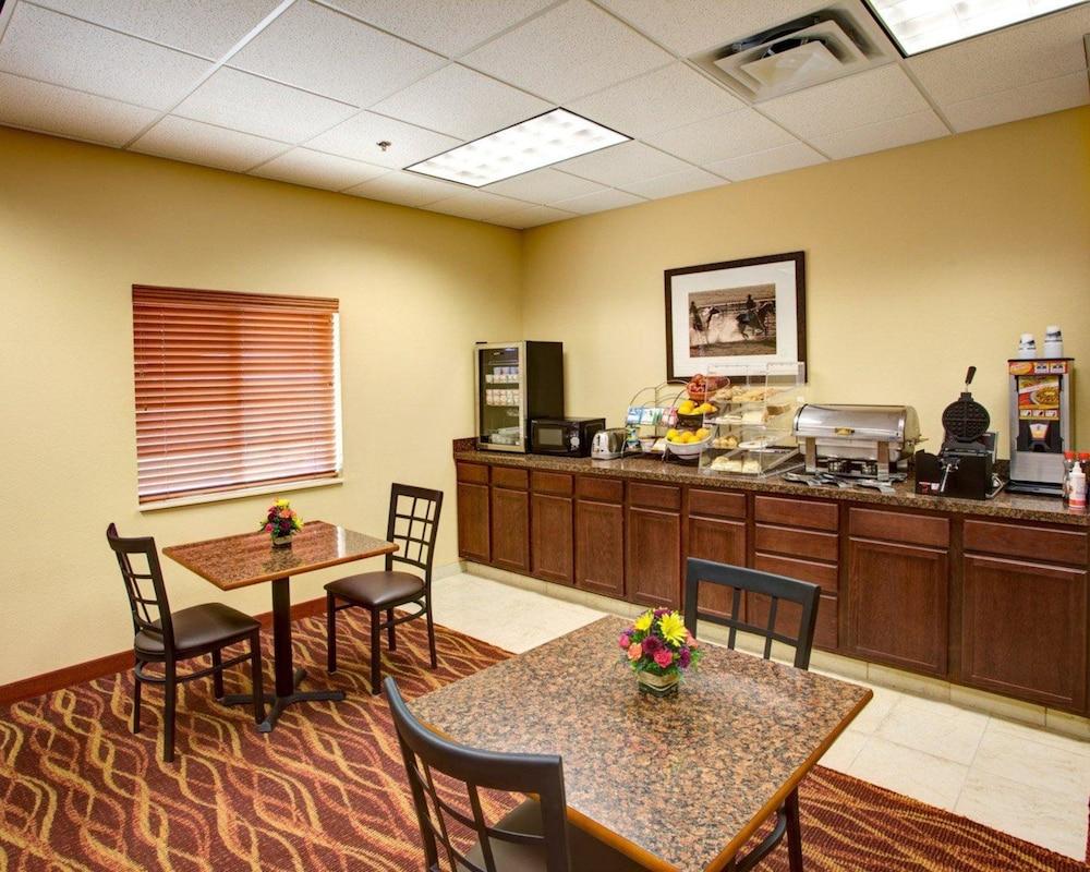 Rodeway Inn & Suites Phillipsburg photo 20
