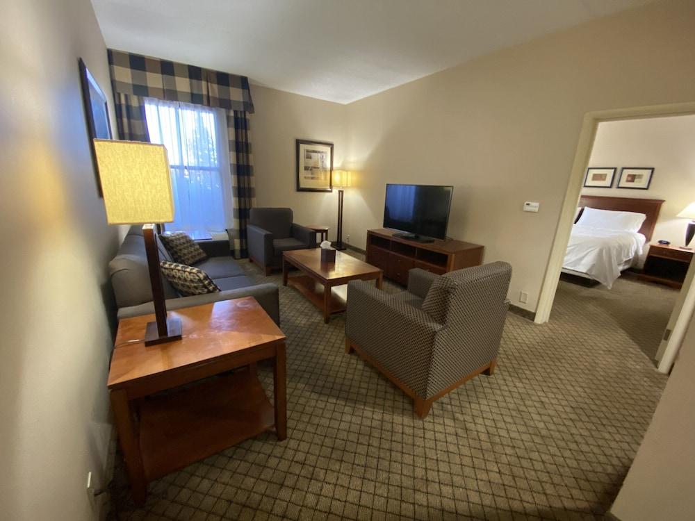 DoubleTree by Hilton Dayton Fairborn photo 7