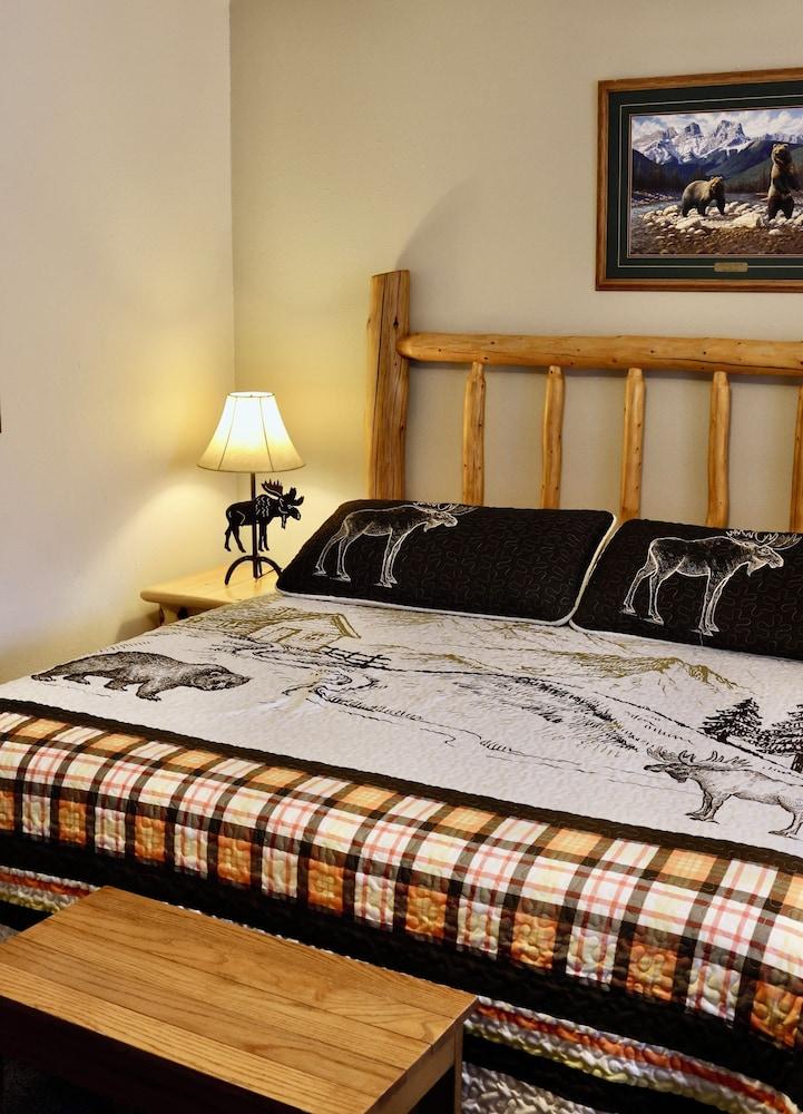 Rocky Mountain Lodge photo 19