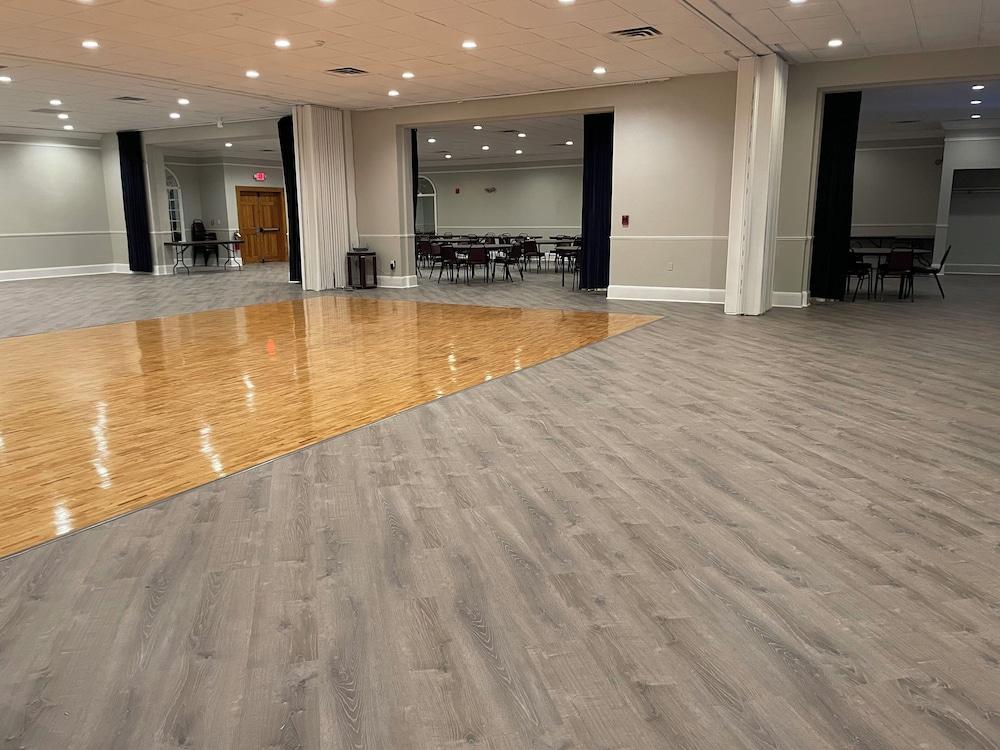 Whaler Inn and Suites photo 32