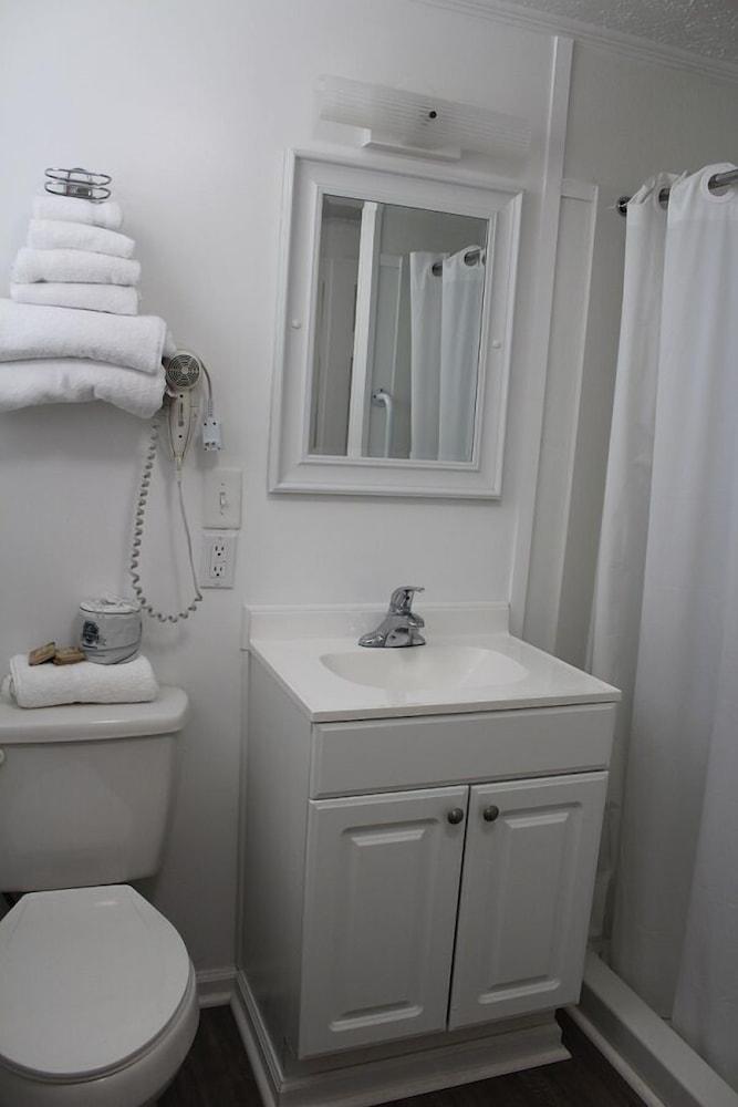 Ocean Crest Motel photo 20