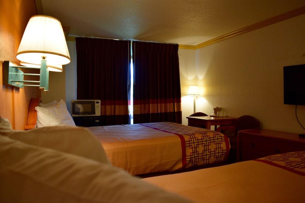 Snelling Motel photo 15