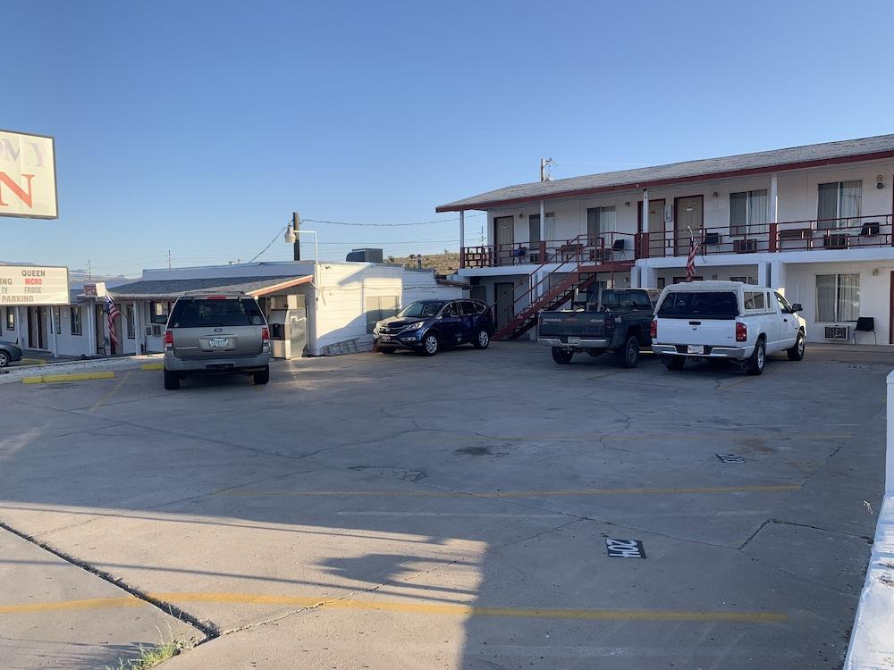 Economy Inn photo 9