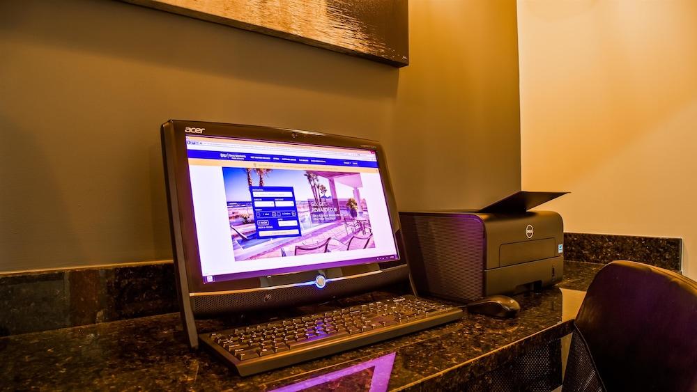Best Western Denton Inn photo 13