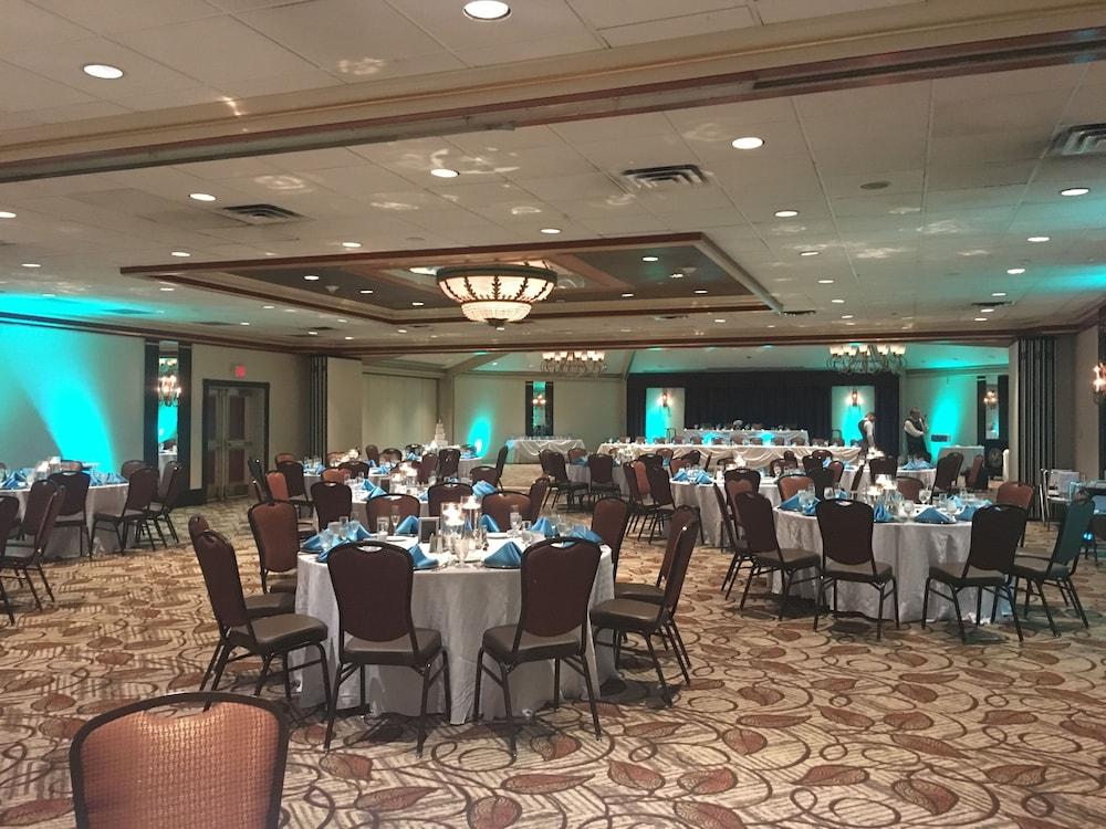 SureStay Plus Hotel by Best Western Lehigh Valley photo 28