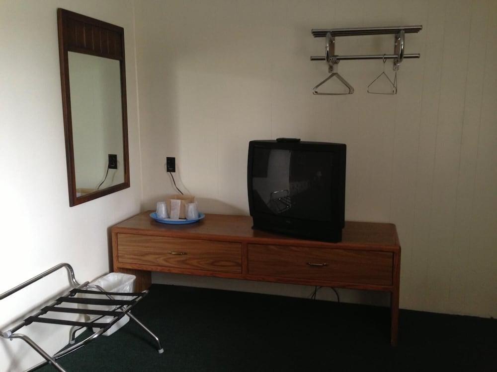 Capri Motel photo 6