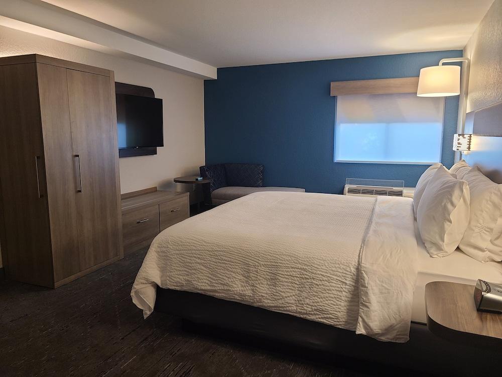 Holiday Inn Express & Suites Ft. Lauderdale N - Exec Airport by IHG photo 11