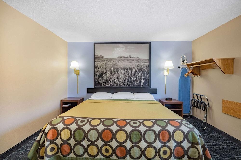 Super 8 by Wyndham Valentine NE photo 18
