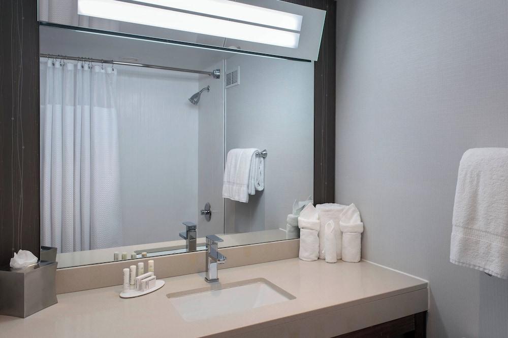 Courtyard by Marriott Newburgh Stewart Airport photo 13