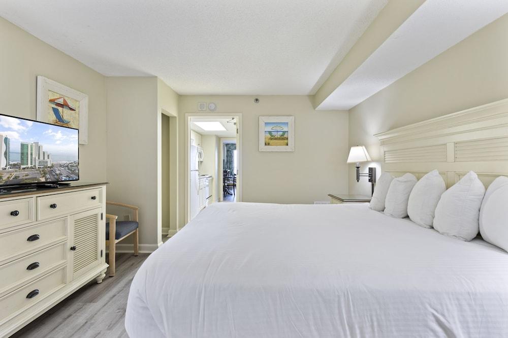 Sandy Beach Oceanfront Resort photo 8