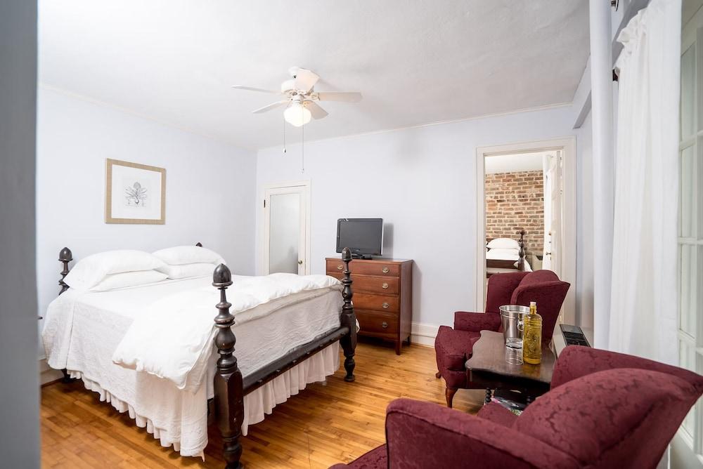 Historic General Lewis Inn photo 22