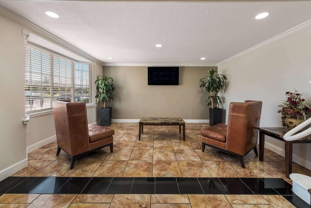 Quality Inn Saint Louis Airport photo 20