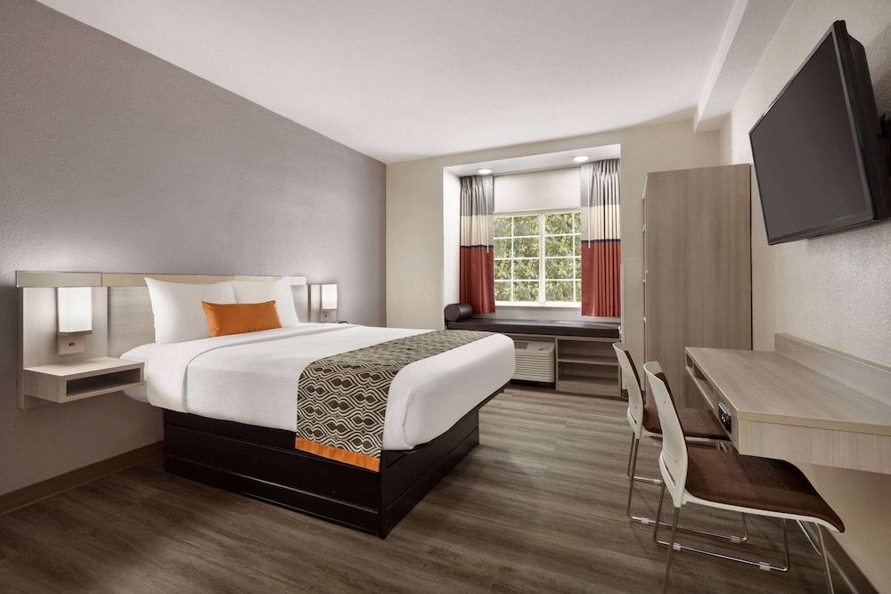 Microtel Inn & Suites by Wyndham Raleigh photo 26