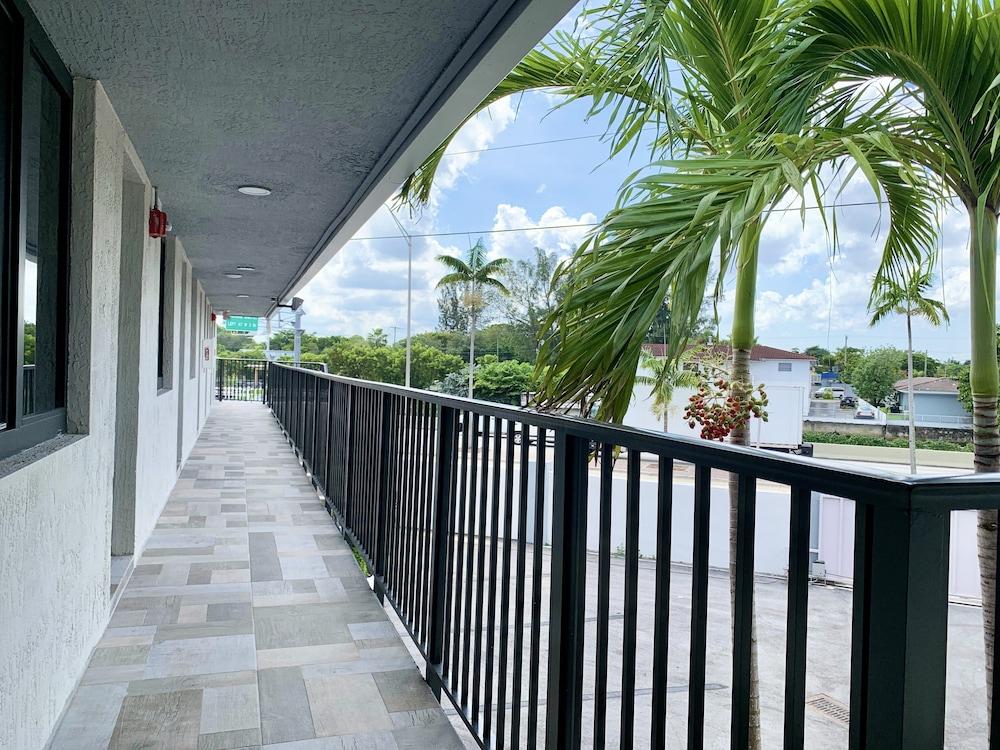 Hialeah Airport Motel photo 14