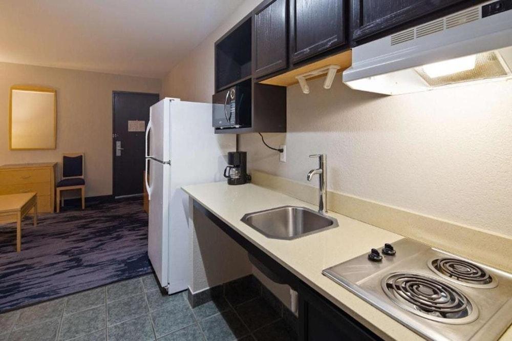 Candlewood Suites San Antonio - Fort Sam Houston photo 17