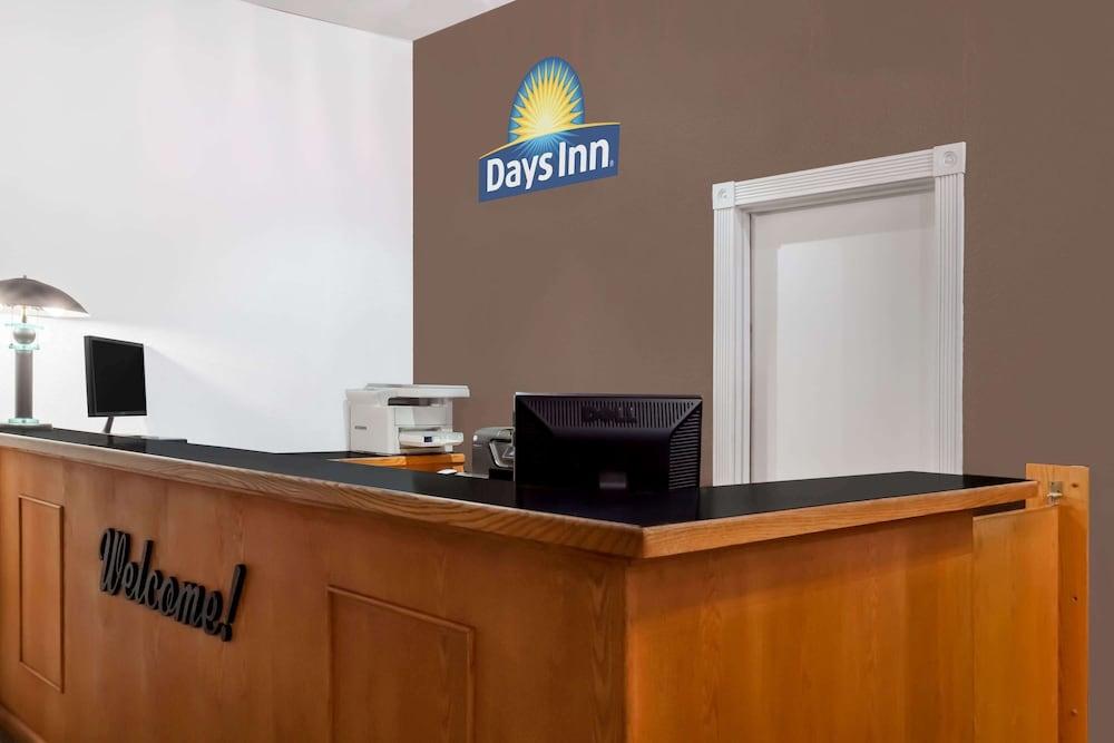 Days Inn by Wyndham Burns photo 2