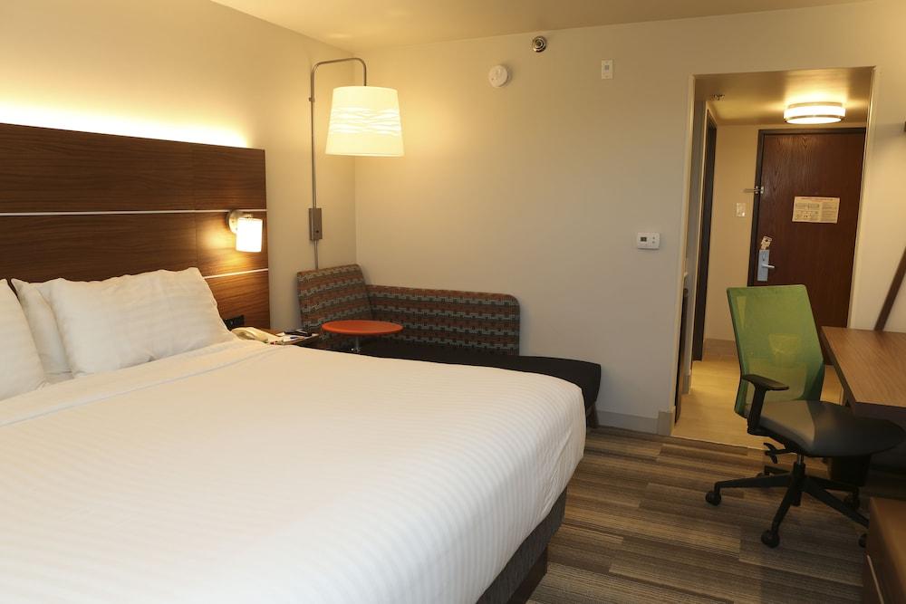 Holiday Inn Express Hotel & Suites Phoenix-Airport by IHG photo 27