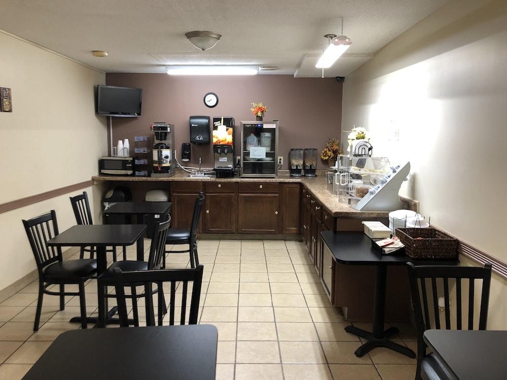 Americas Best Value Inn Beatrice photo 20
