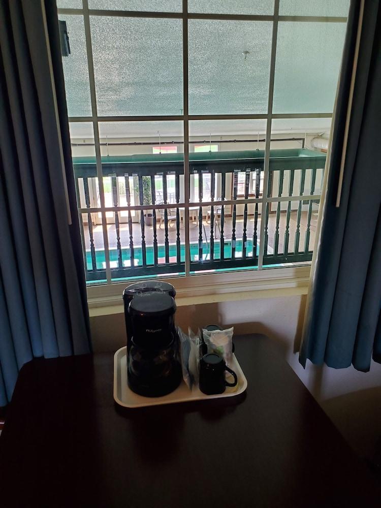 Voyager Inn photo 33
