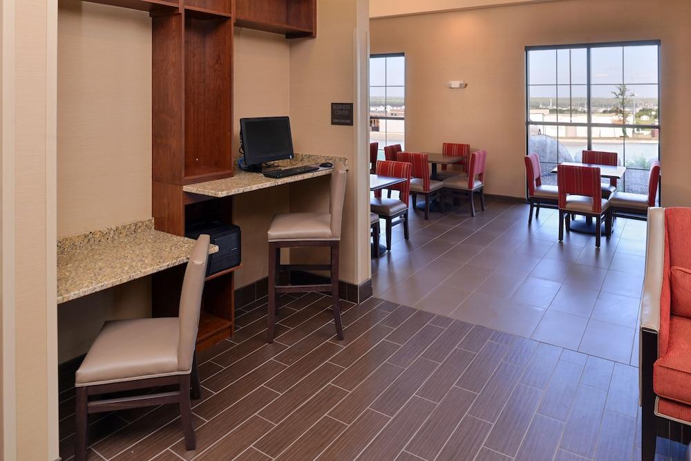Comfort Inn & Suites Mandan - Bismarck photo 36
