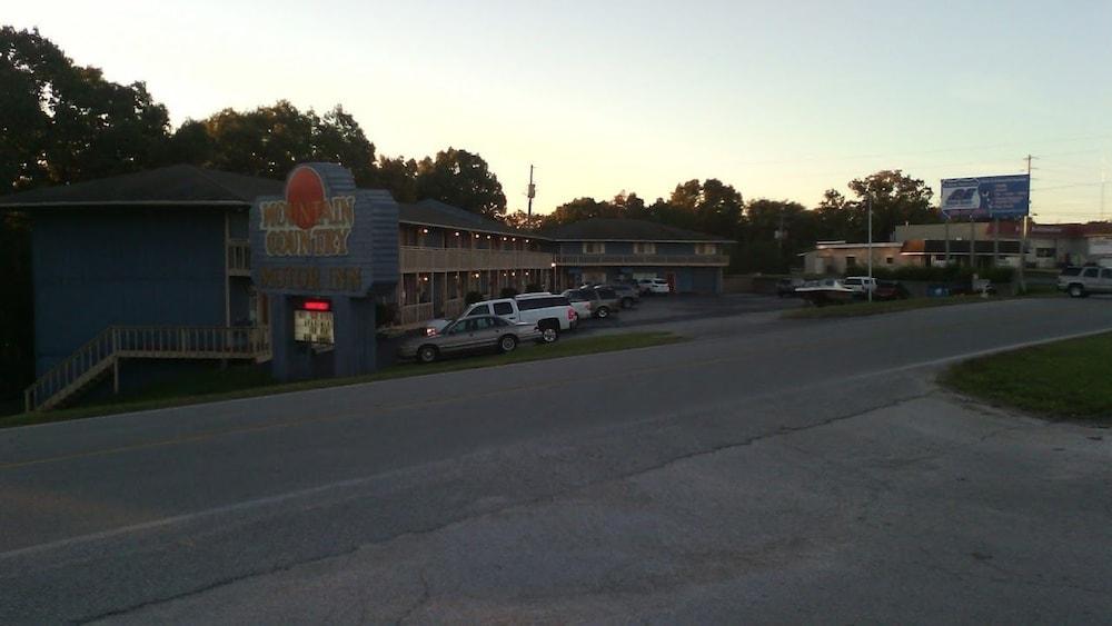 Mountain Country Inn photo 5