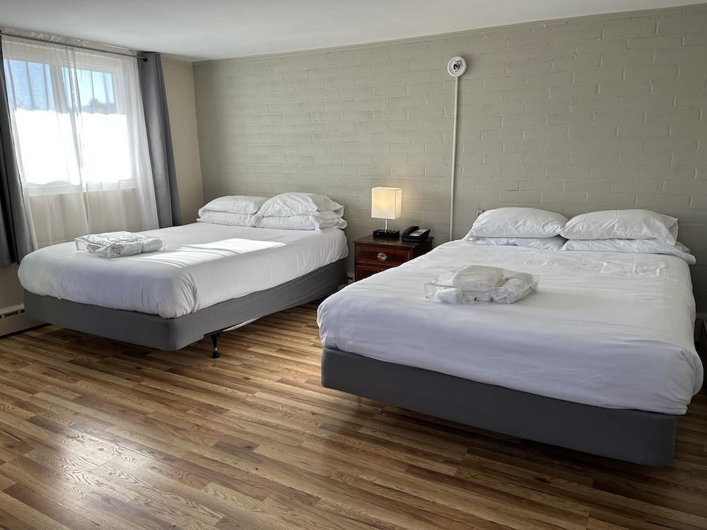 The Lancaster Motel photo 9