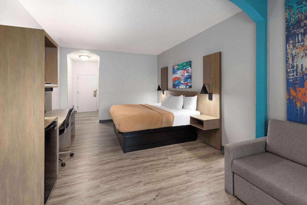 MainStay Suites Decatur River City photo 8