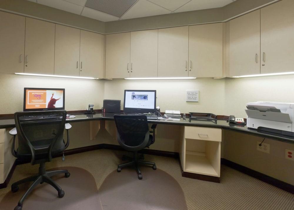Hampton Inn North Brunswick / New Brunswick photo 18