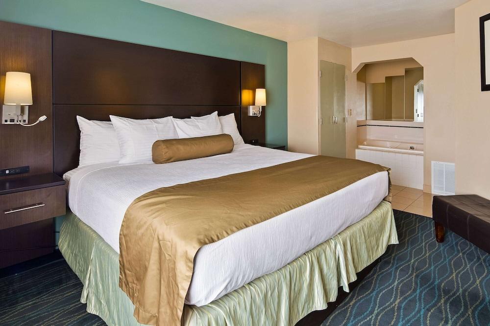 Baymont by Wyndham Marion, OH photo 3