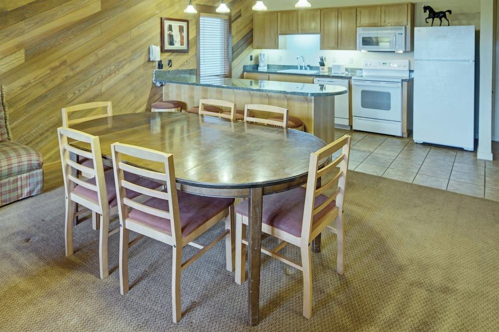 Seventh Mountain Resort photo 12