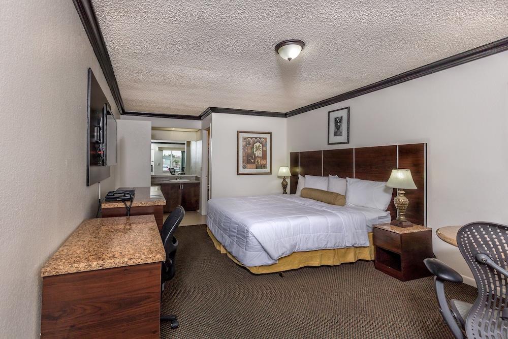 Budget Host Inn photo 24