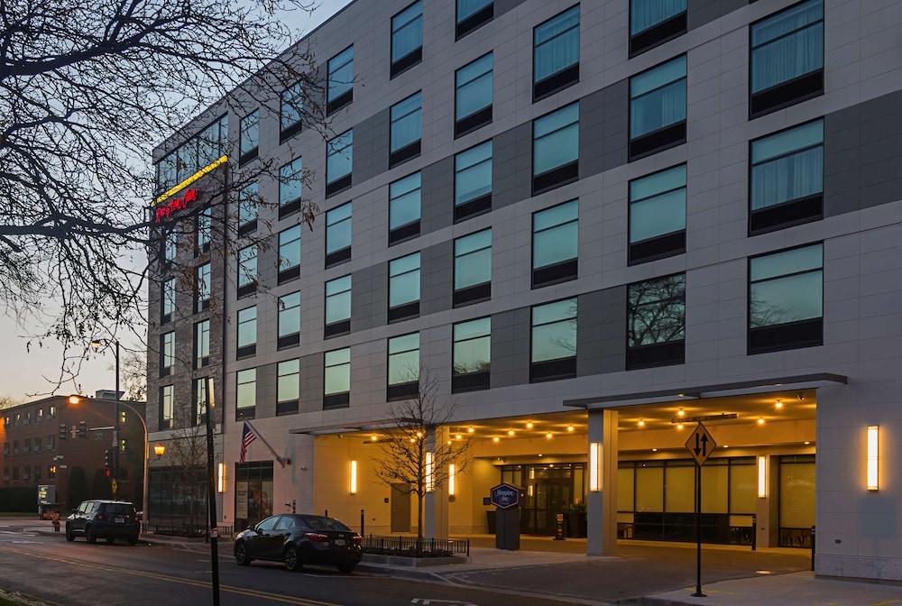 Hampton Inn Chicago North-Loyola Station photo 49