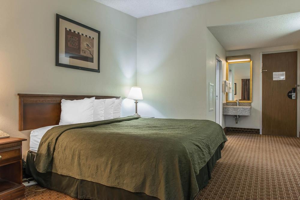 Rodeway Inn Brookville photo 34