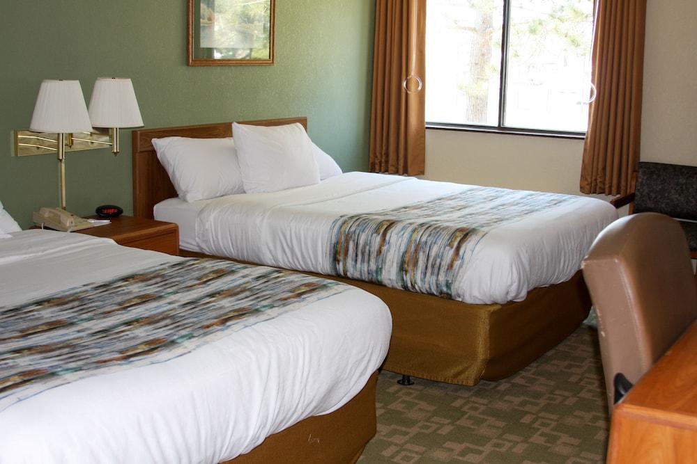 Barker's Island Inn Resort photo 32
