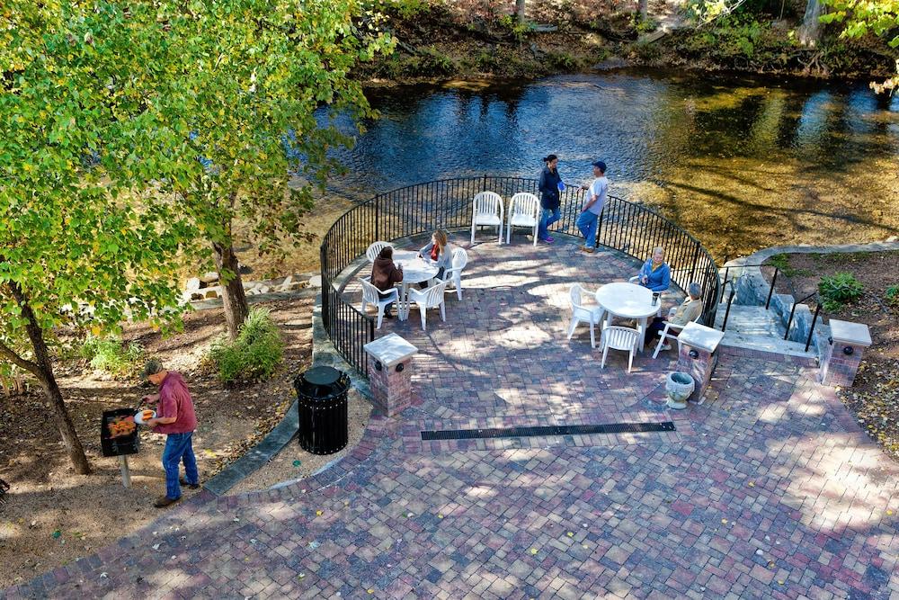 Helendorf River Inn, Suites & Conference Center photo 20