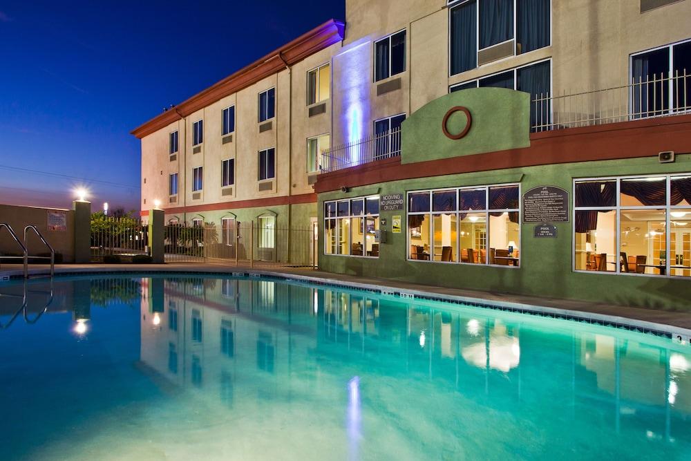 Holiday Inn Express & Suites Live Oak by IHG photo 32