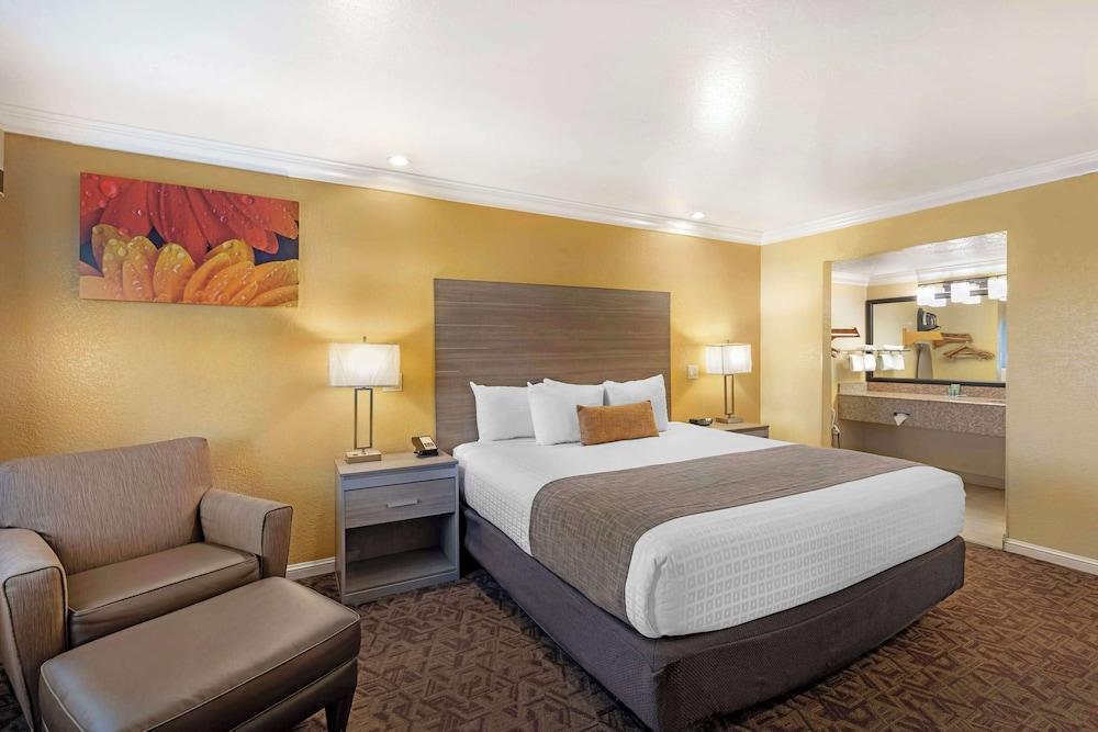 Best Western Hanford Inn photo 15