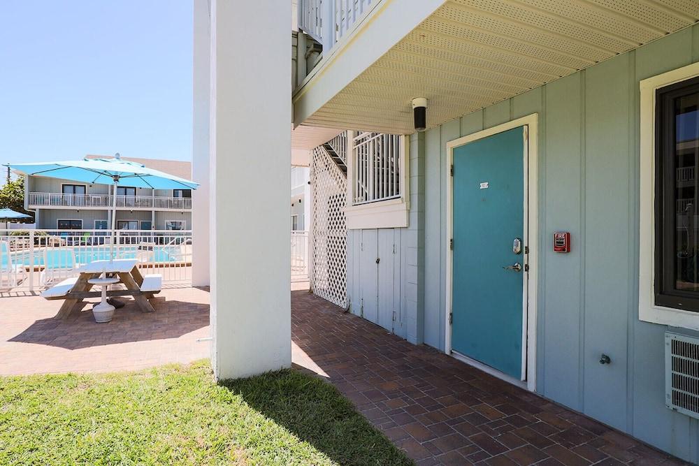 Coastal Waters Inn photo 28