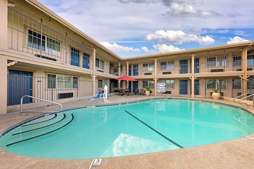 Best Western Hanford Inn photo 28