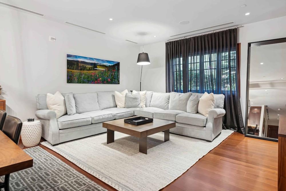 Solaris Residences photo 54