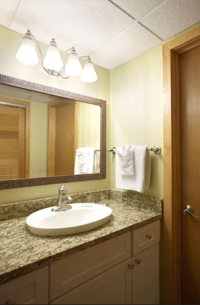 Port Royal Oceanfront Hotel photo 17