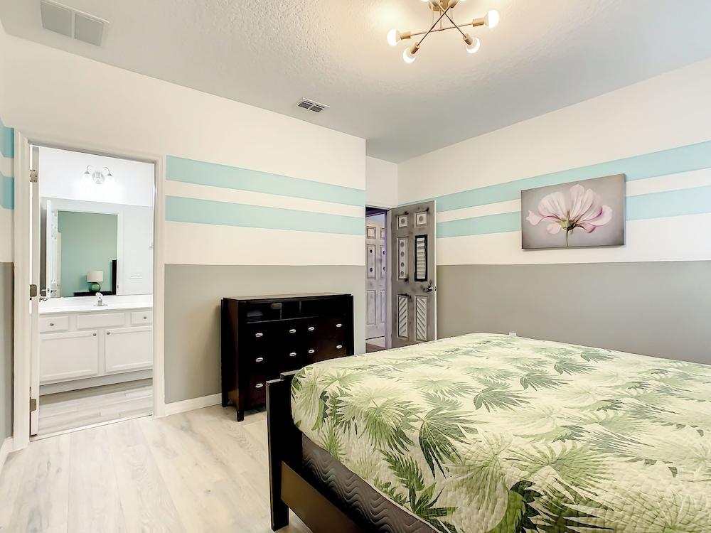 Jade Manor photo 13