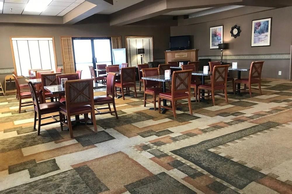 Blue Way Inn Eagan Extended Stay photo 28